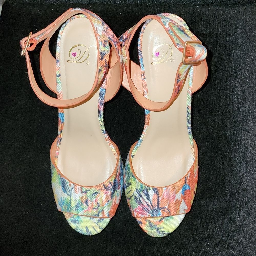 Delicious Shoes - Picture 2 of 5